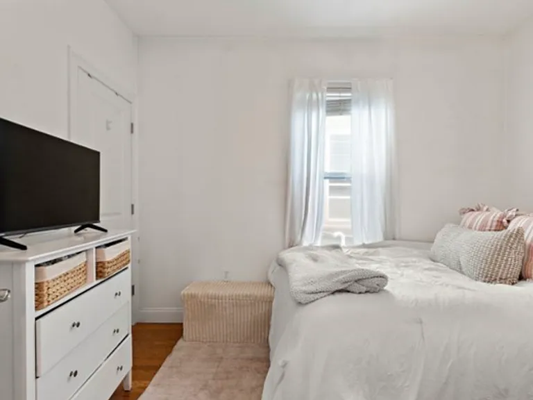 257 E St #1 — Photo 2