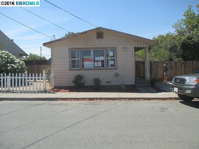 1st image of 2720 Lincoln Ln