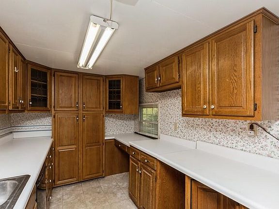 3rd image of 1544 Cedar St
