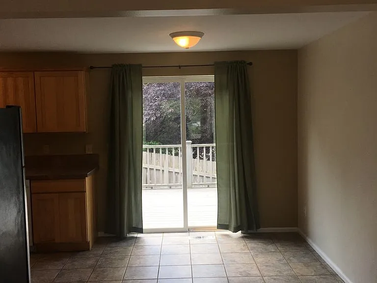 2204 Wildflower Way — Photo 6