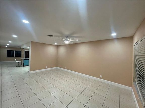 5th image of 7900 NW 70th Ct
