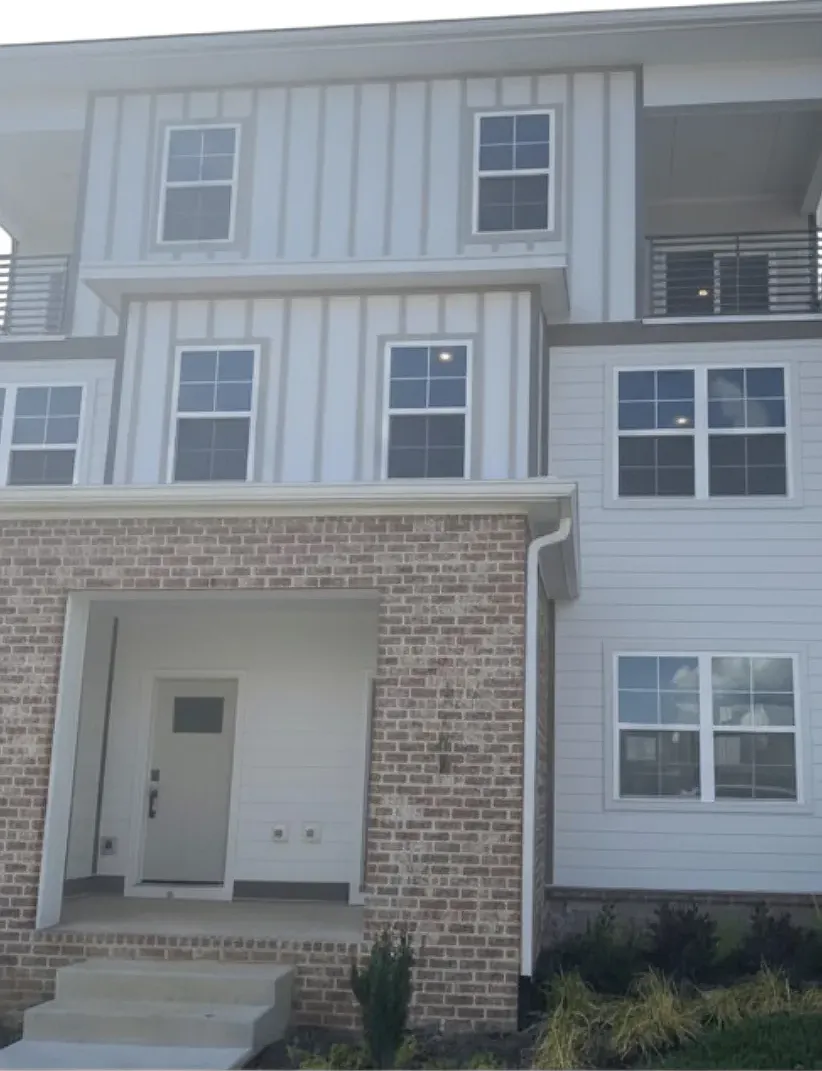 1 bed, 1.5 bath, 954 sqft, $1,895 — Photo 1