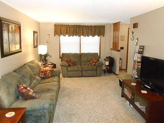 4th image of 334 Wimbledon Ct