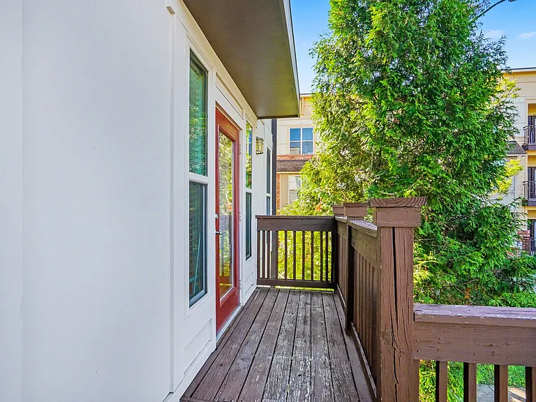 1032 Skyline View Way — Photo 21