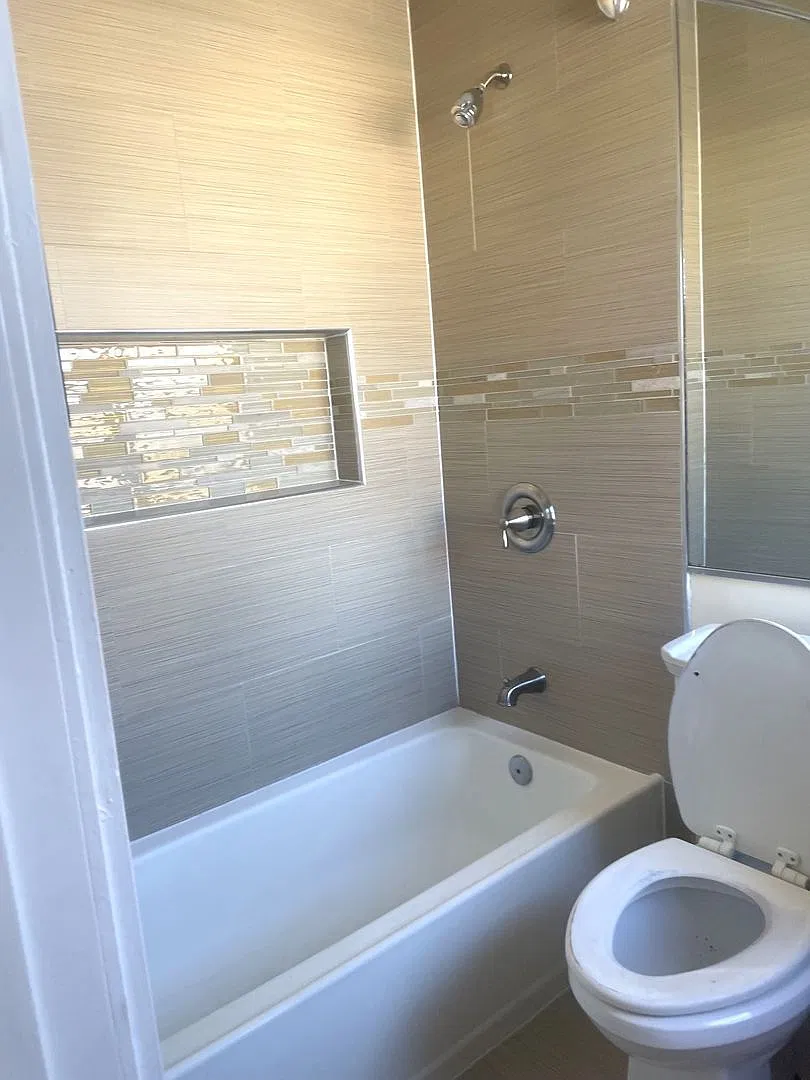 Studio, 1.0 bath, 300 sqft, $1,238 — Photo 3