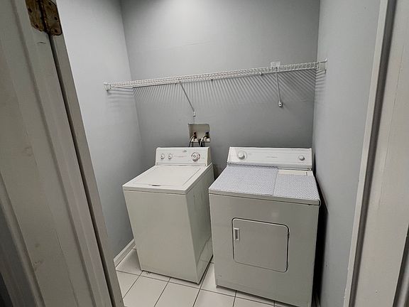 4th image of 585 Chapel St #1