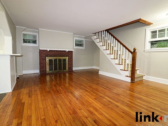 4th image of 162 W Hartsdale Ave