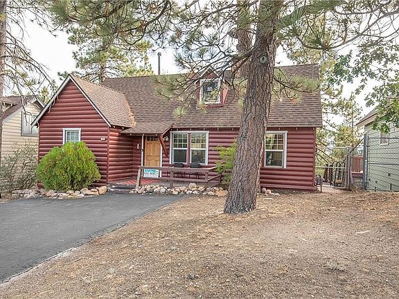 2nd image of 453 Vista Ln