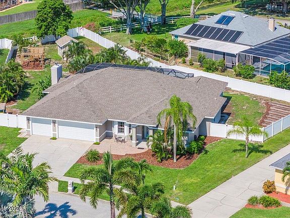 4th image of 858 Woodbine Dr