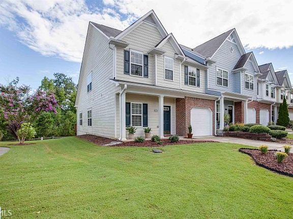 3rd image of 2368 Suwanee Pointe Dr