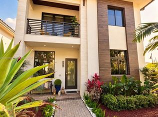 8286 NW 51st Ter, Doral, FL 33166