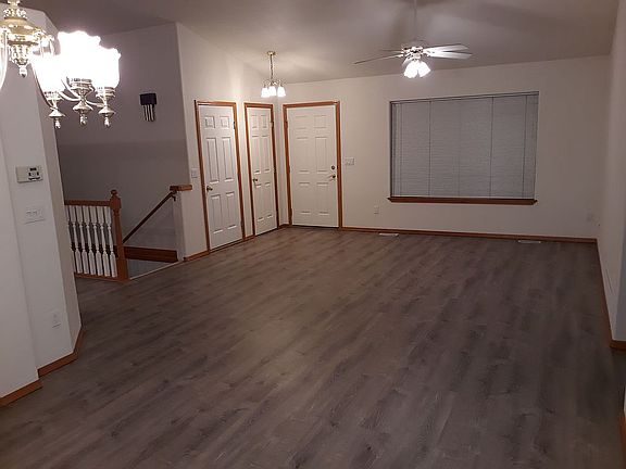 5th image of 2035 N Palisades Dr