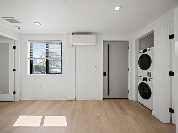 5th image of 1139 Bellevue Ave #A