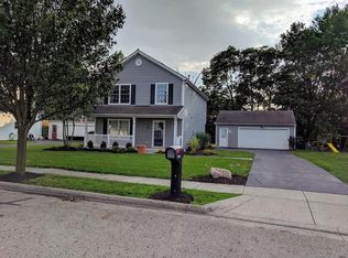 1126 Lake Forest Dr, Hebron, OH 43025