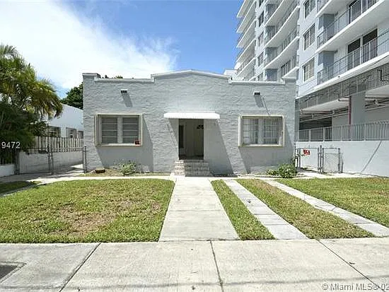 2727 SW 26th St