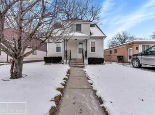 27816 Kaufman St, Roseville, MI 48066