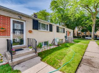 716 Dobson St #A, Evanston, IL 60202