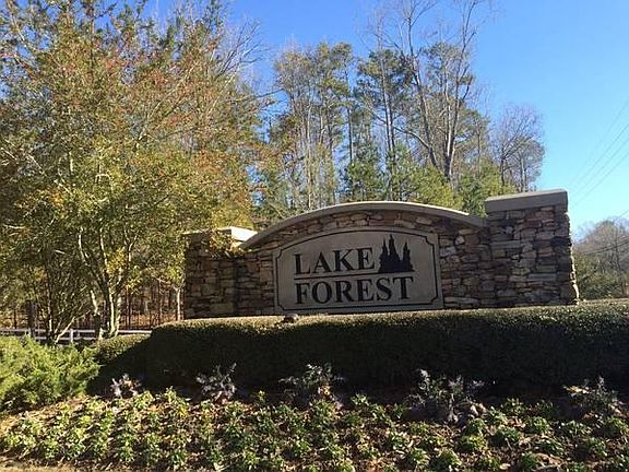 Beautiful entry sign to this upscale prestigious Subdivision.