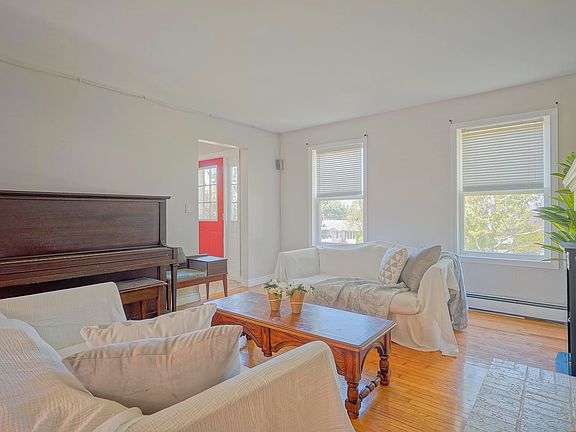 4th image of 14 Saint Catherines Ave