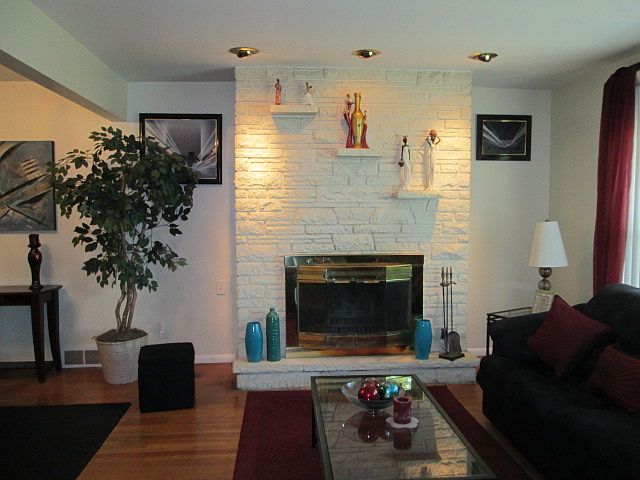 2nd image of 8612 Mayflower Ct