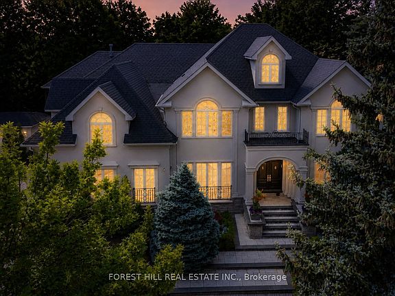 3rd image of 160 Renaissance Ct