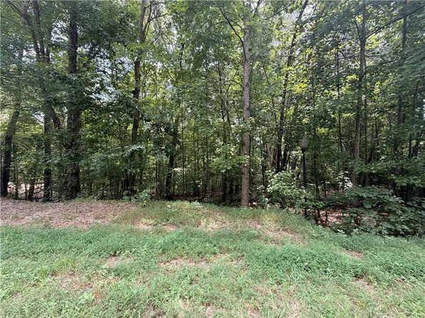 169 Glenrobin Dr, Eden, NC 27288