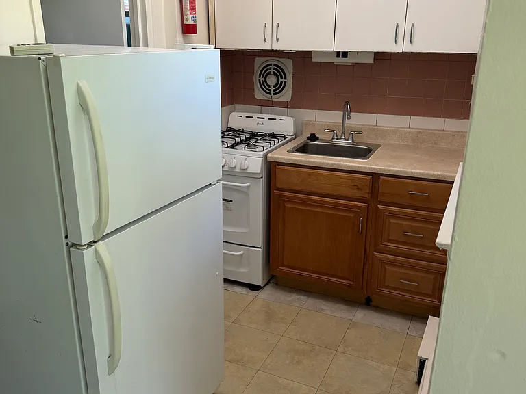8112 Pine Rd — Photo 2