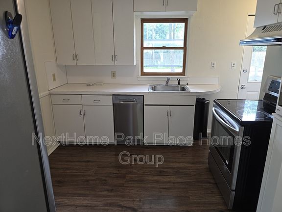 2nd image of 2908 Dartmouth Dr