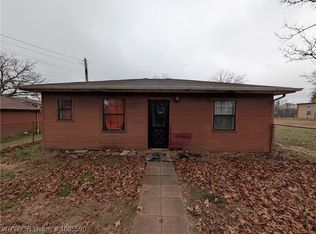 1118 Strawberry Ln, Cedarville, AR 72932