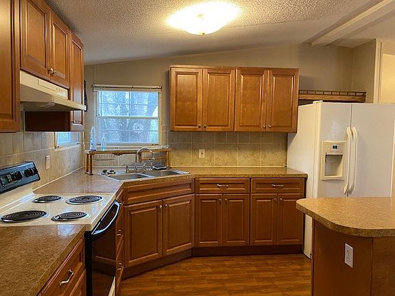 3rd image of 10571 NW 61st Ln