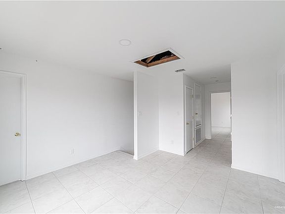 5th image of 1109 Sunset St