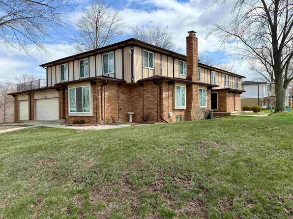 11904 E Forteen Mile Rd, Warren, MI 48093