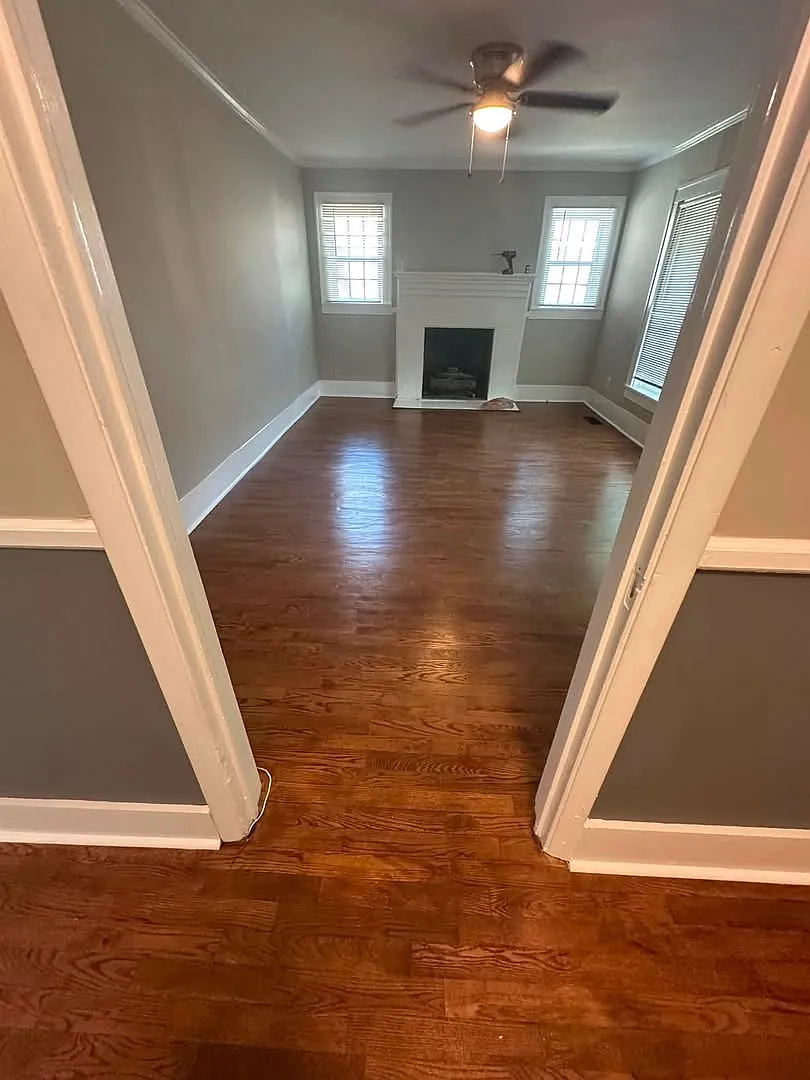3 bed, $1,200 — Photo 1