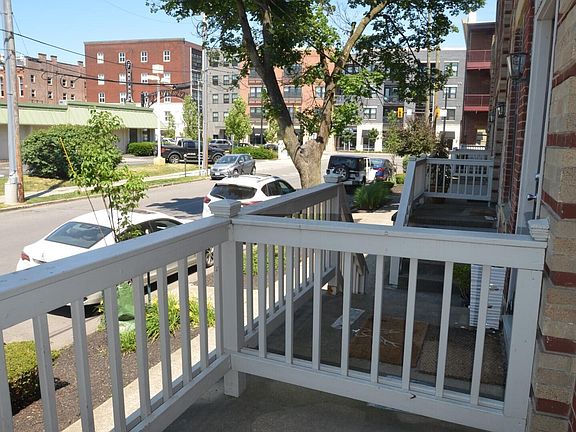 2nd image of 25 W Starr Ave