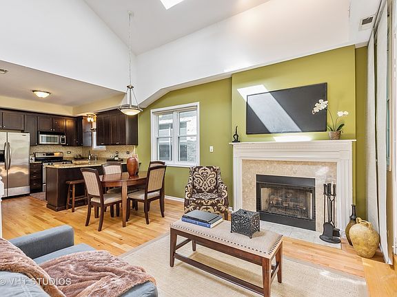 4th image of 2906 N Damen Ave #3