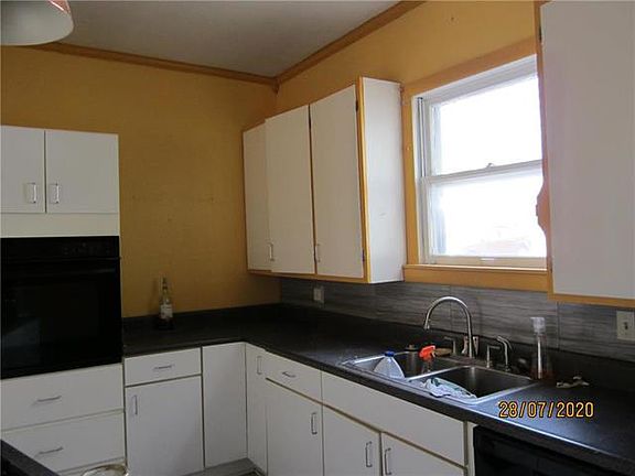 3rd image of 408 N Leonard St