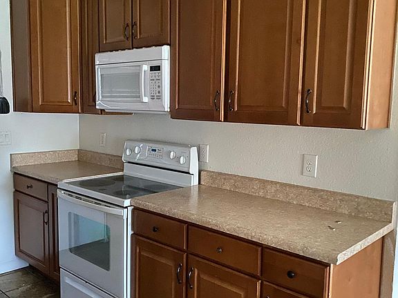 3rd image of 630 S Spur Cir