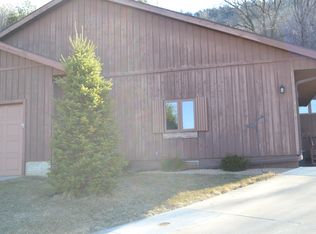 3619 Parkwood Pl, La Crosse, WI 54601