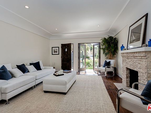 4th image of 831 S Curson Ave