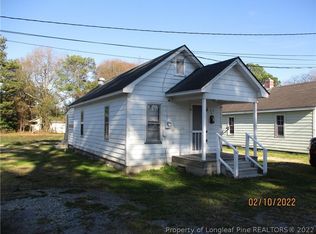 617 E Harnett St, Dunn, NC 28334