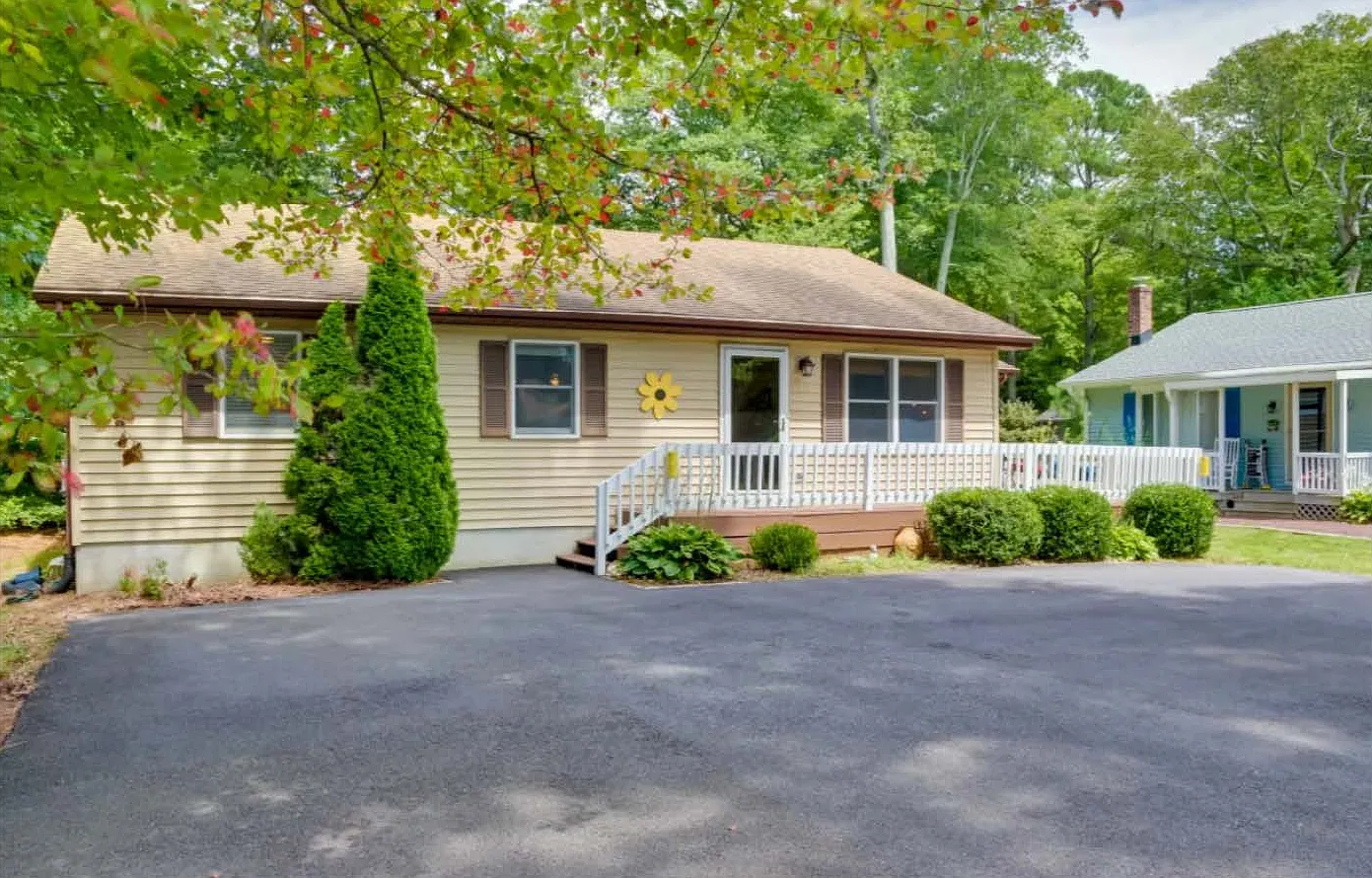 3 bed, 1335 sqft, $2,150 — Photo 2