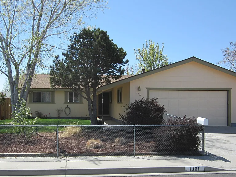 1301 Stonewall St — Photo 1
