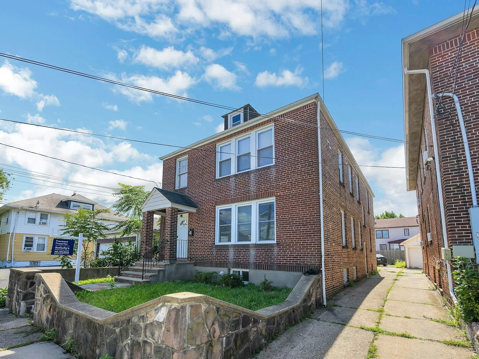 2 bed, 1.0 bath, $2,700 — Photo 4