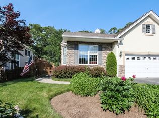 28 Wyckoff Way, Chester, NJ 07930