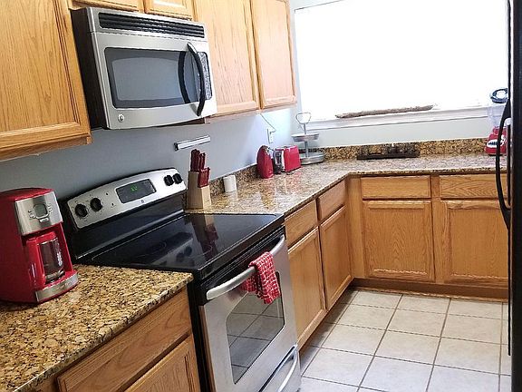 4th image of 1664 Beach Blvd