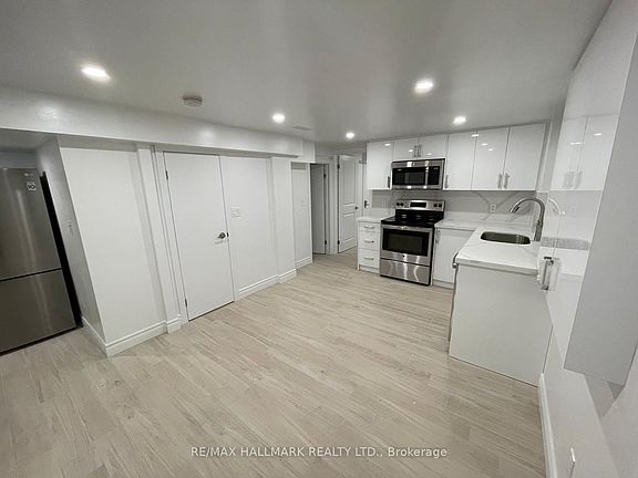 3rd image of 61 Cecil St