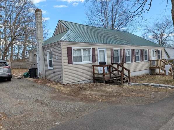 4 Phelps St #4, Kittery, ME 03904