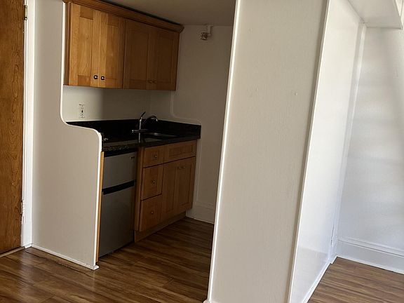 3rd image of 1005 Market St Unit 412