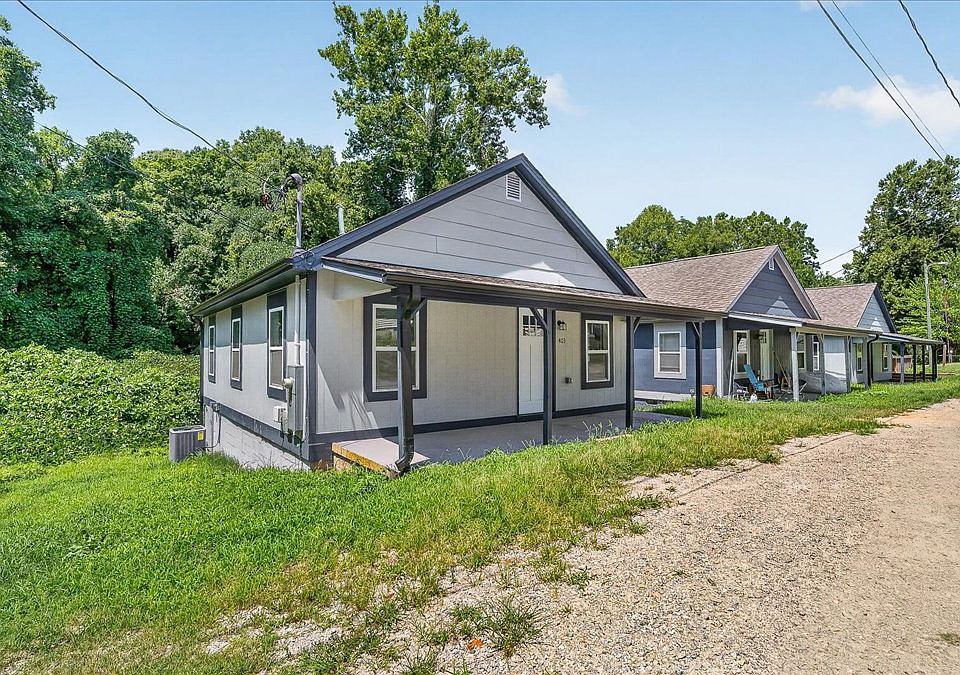1st image of 403 Spring Ct