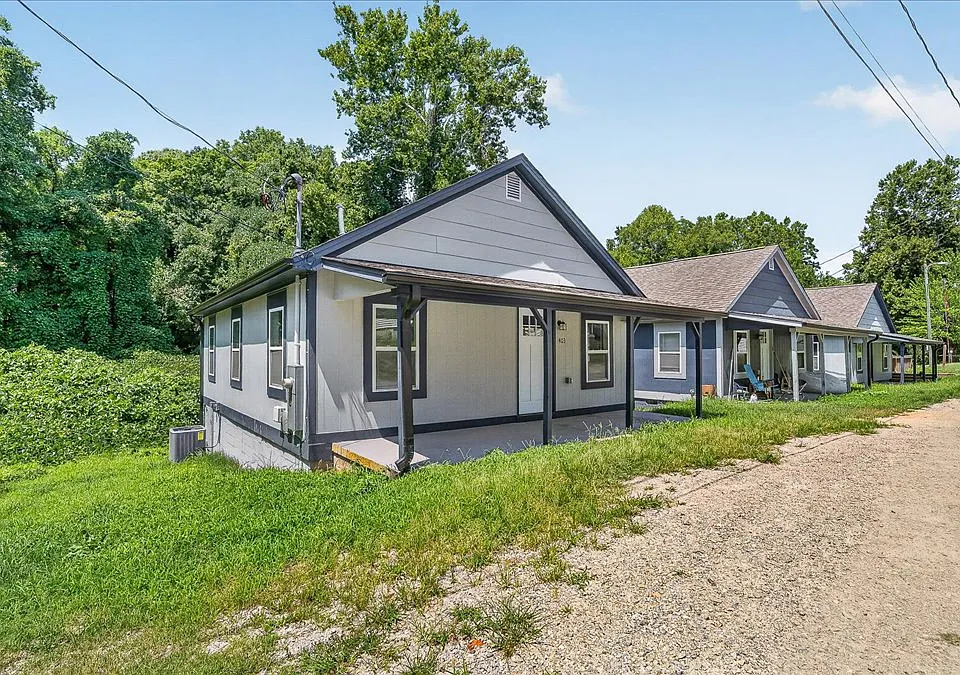 403 Spring Ct